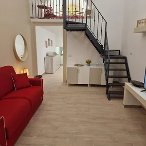 Red House , Catania Italia